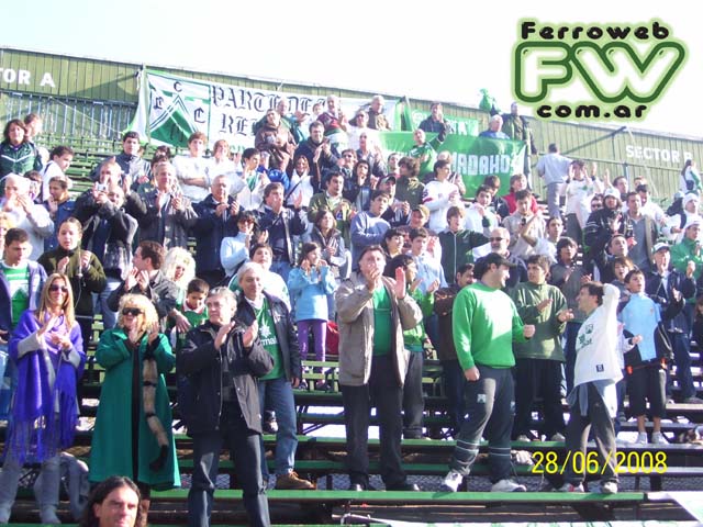 Hinchas en el estadio Hinchas en el estadio