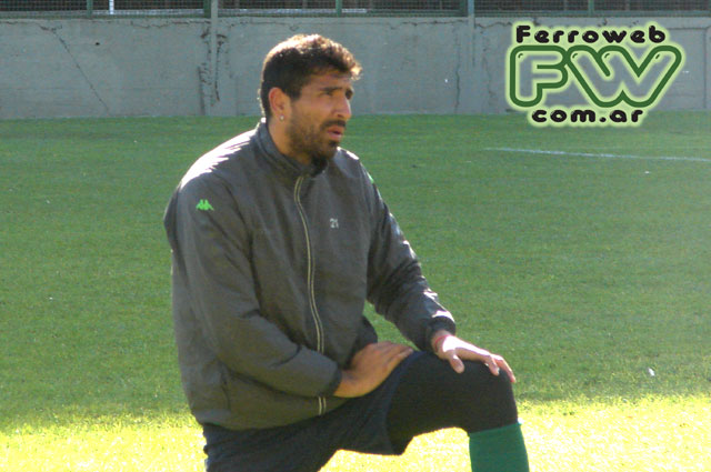 Entrenamiento Ferro - El delantero Osvaldo Miranda Entrenamiento Ferro - El delantero Osvaldo Miranda