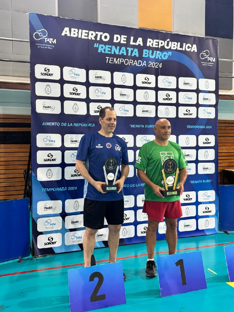 Podio Caballeros 50: Campeón Daniel Pichot Podio Caballeros 50: Campeón Daniel Pichot