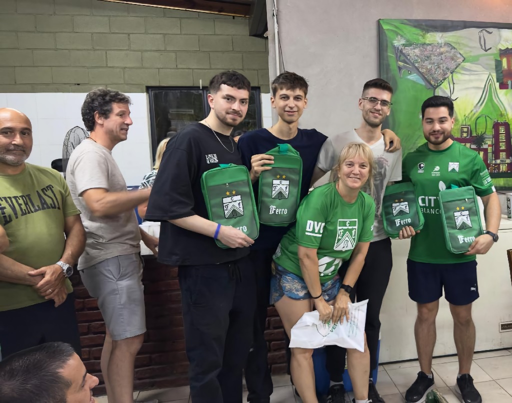 Equipo Subcampeón de la Liga de Equipos 3ra E. Turchin/V.Rack/V.Fernández/R. Lira/C.Varela Equipo Subcampeón de la Liga de Equipos 3ra E. Turchin/V.Rack/V.Fernández/R. Lira/C.Varela