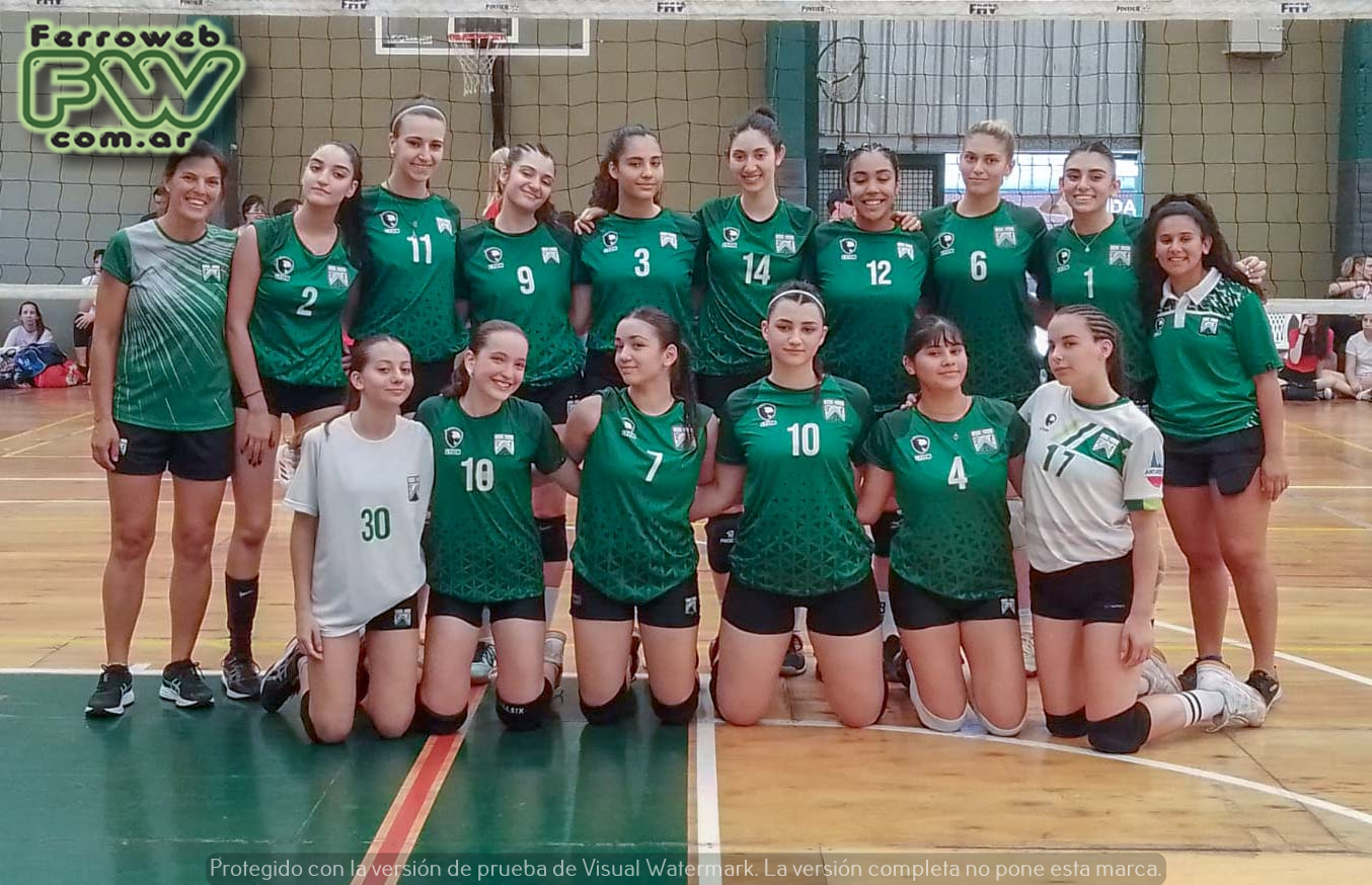 El plantel de vóley femenino – Club Ferro Carril Oeste